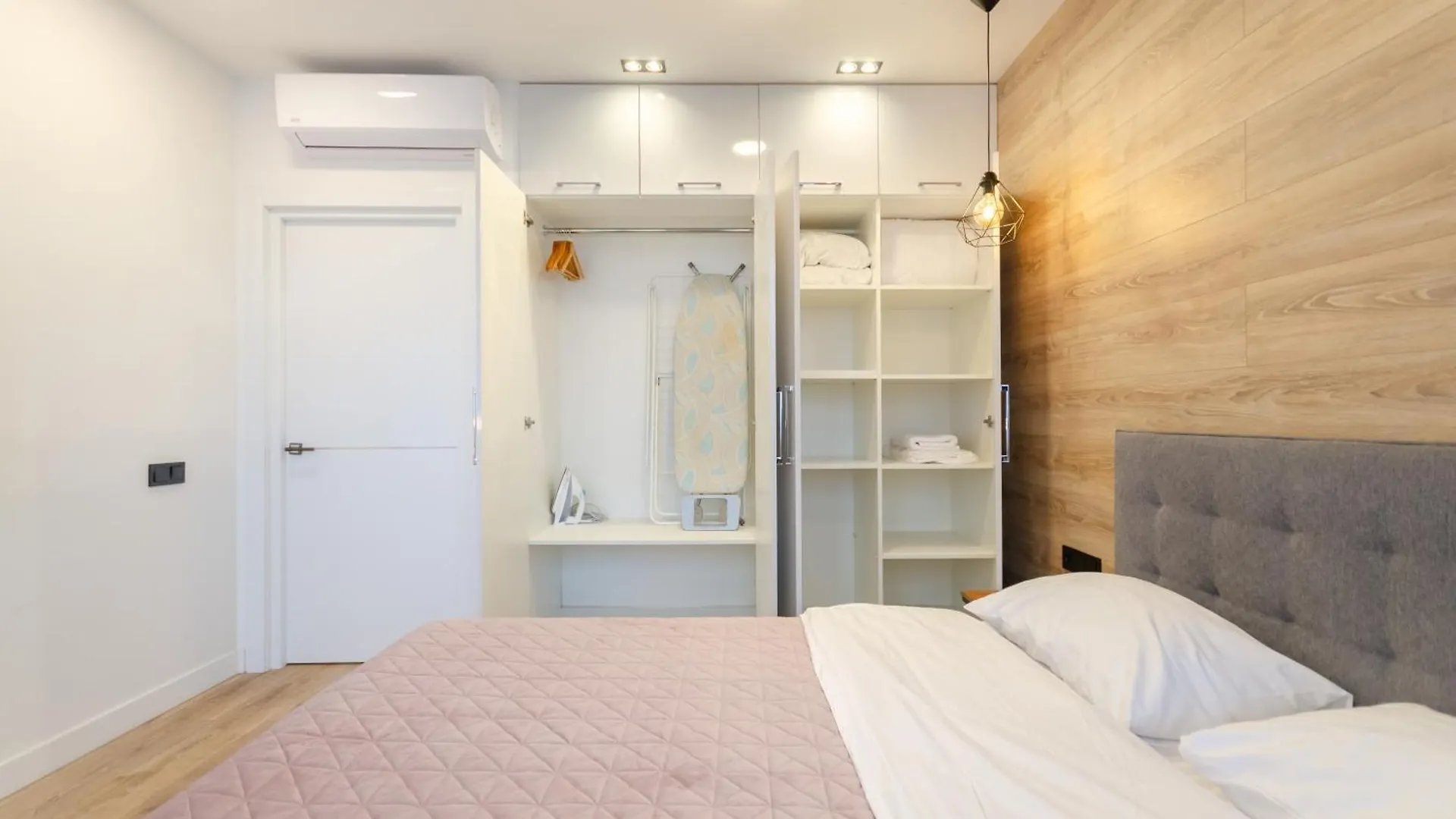 Petrovdom Apartments 17-190 In Rc New York Concept House, Antonovycha 74 0*, Киев Украина